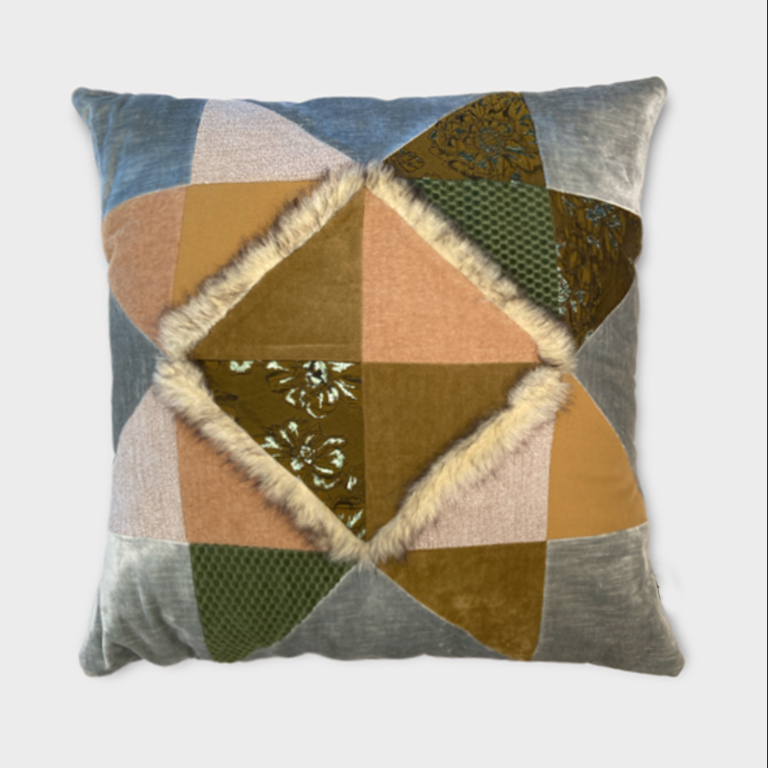 LARGE PILLOW / TRIANGLE PATCHWORK VELVET
