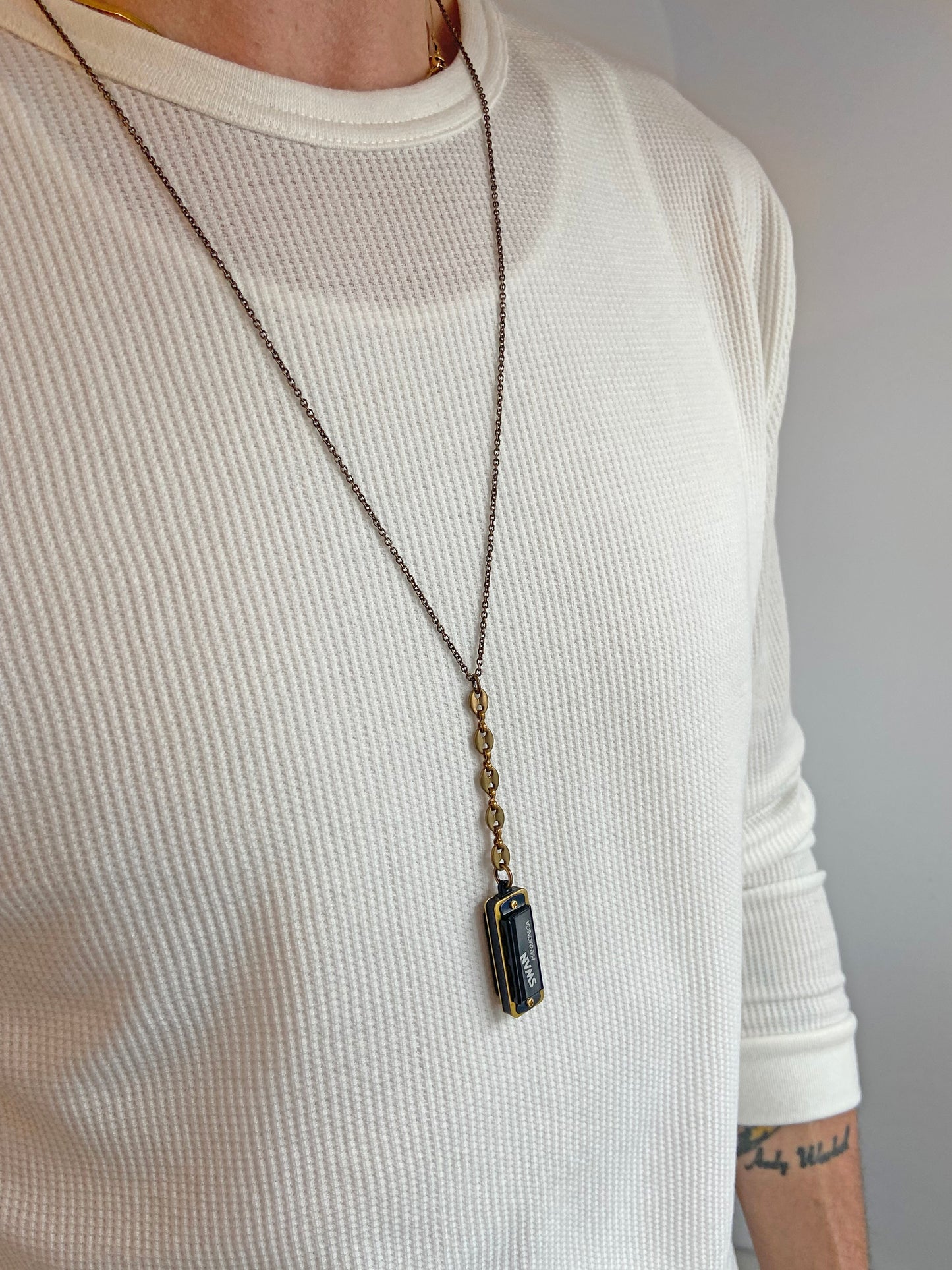 NECKLACE: BLACK HARMONICA