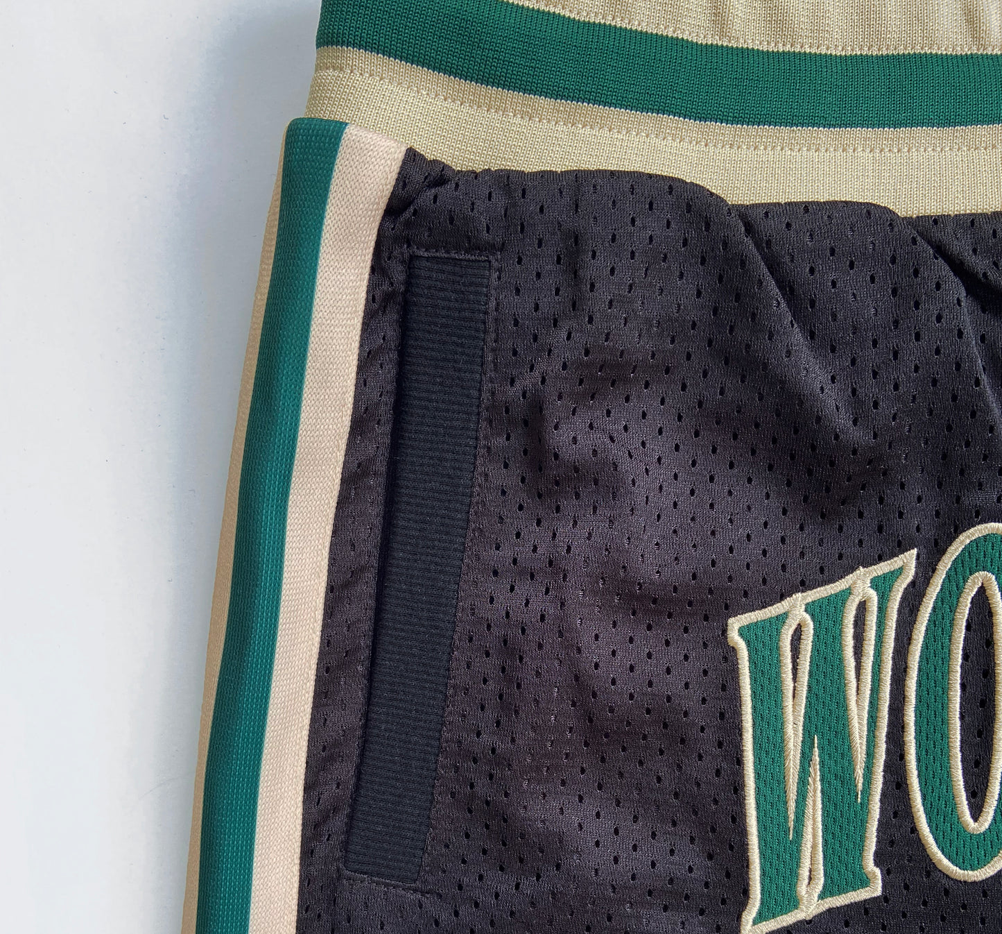 SPORT SHORTS: BLACK / FOREST / CREME