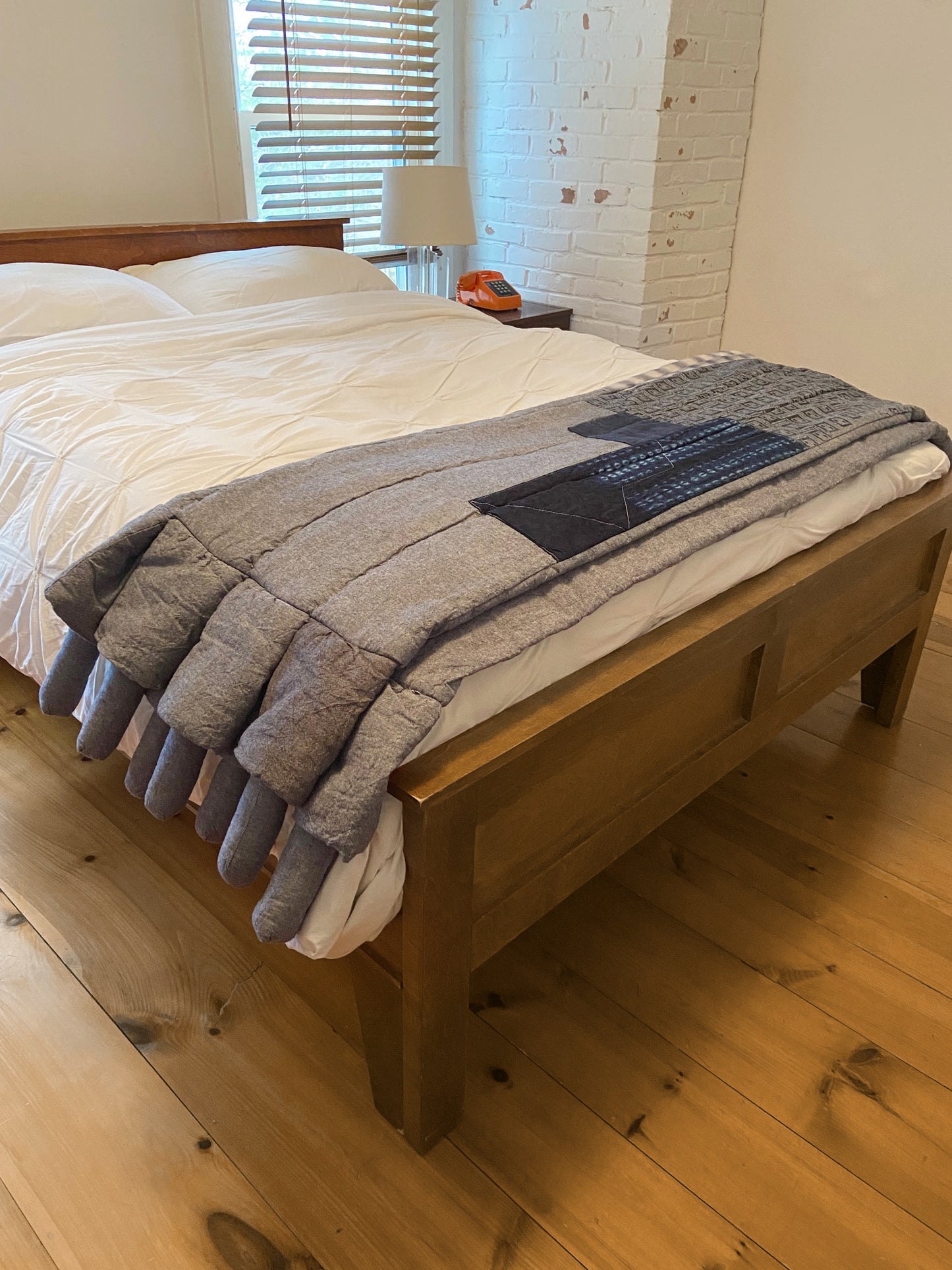 FOX TAIL THROW / INDIGO CHAMBRAY