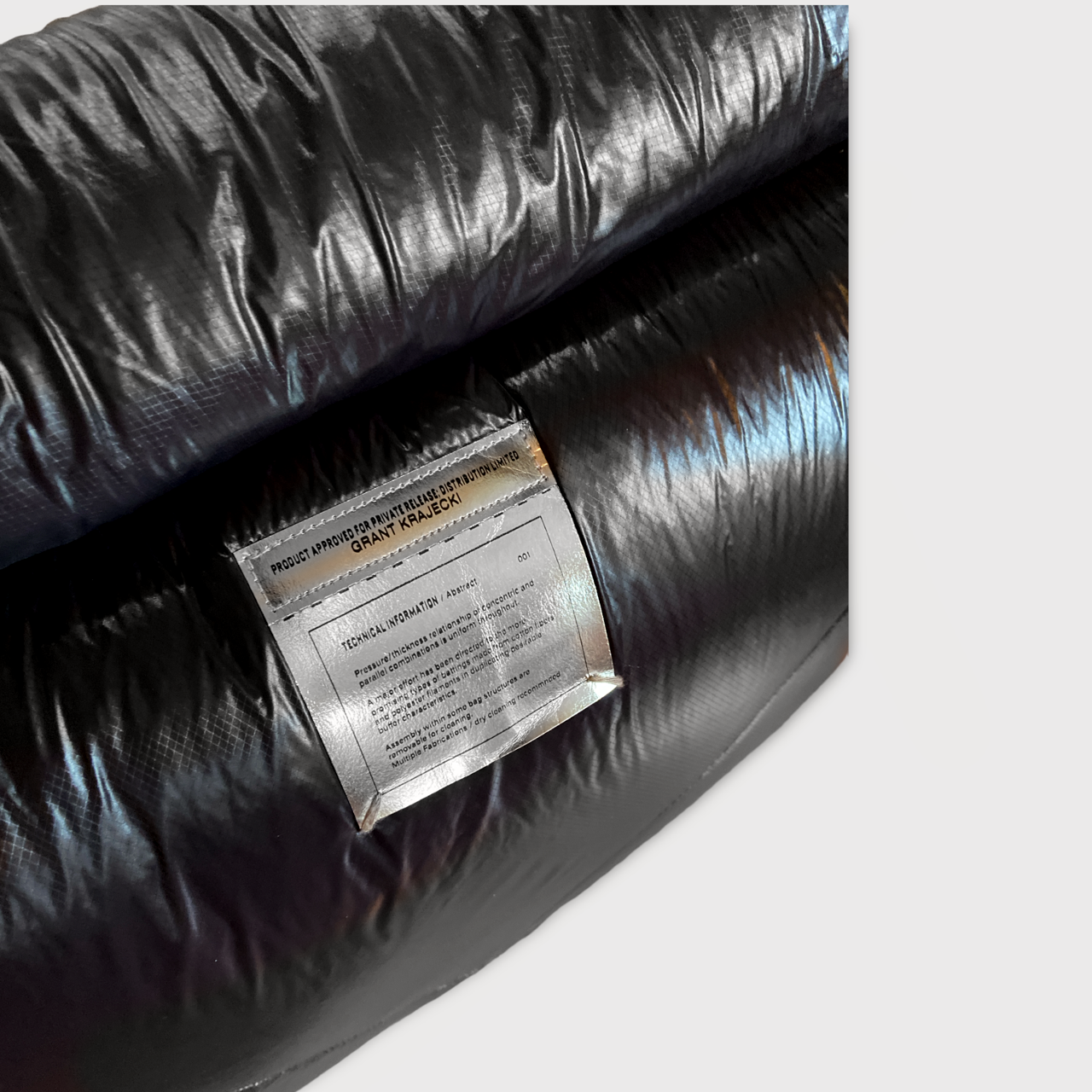 OVERSIZED PILLOW / BLACK