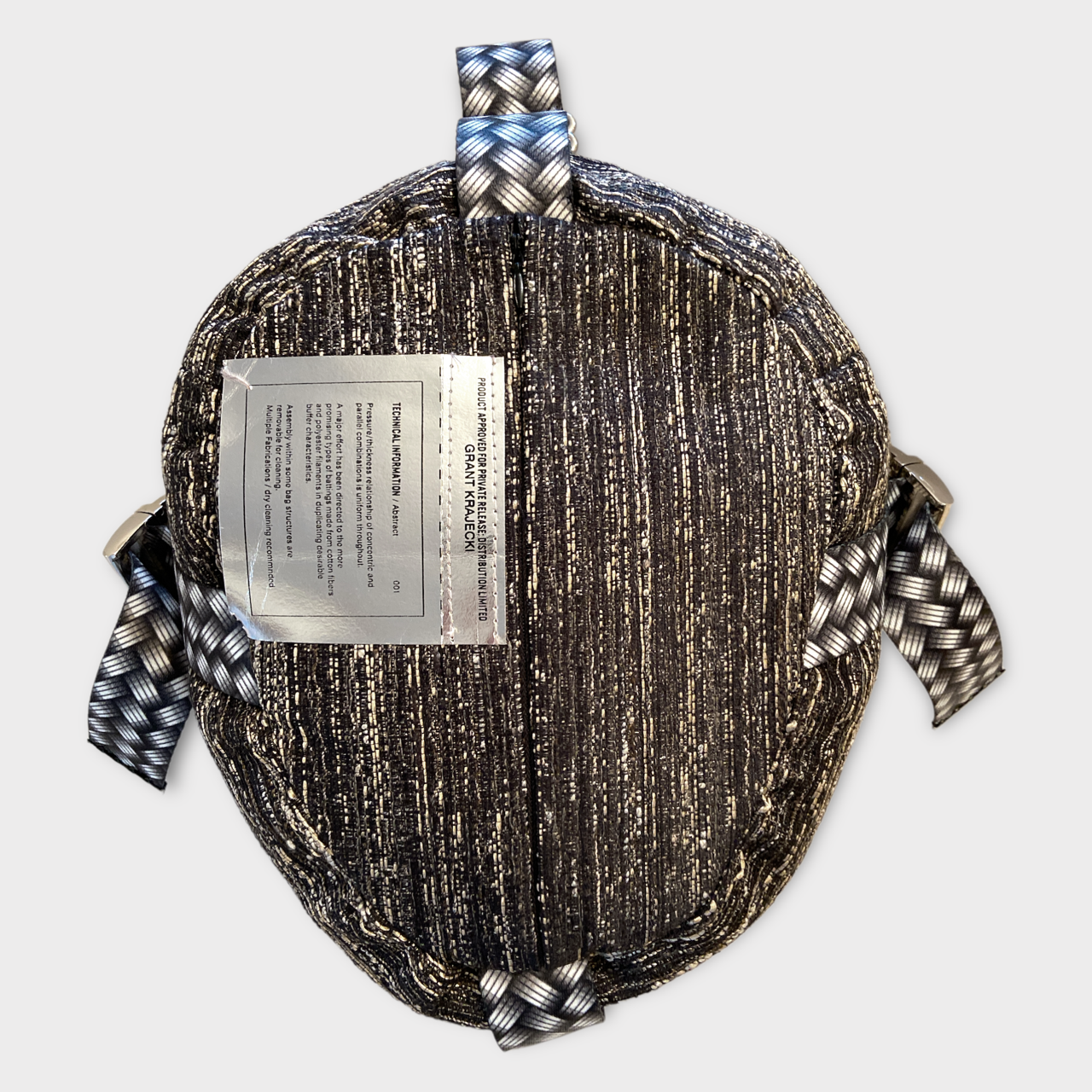 BEAN BAG HEAD REST / BLACK & BLUE