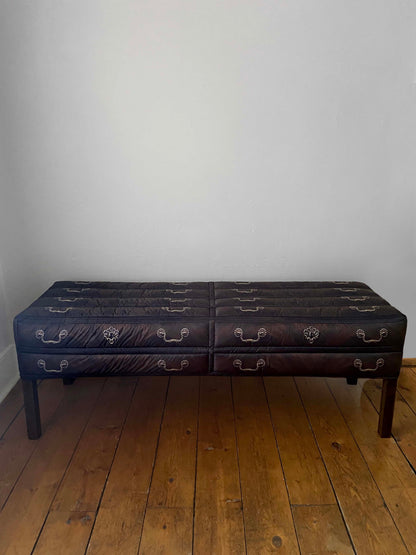 CHAMBER BENCH