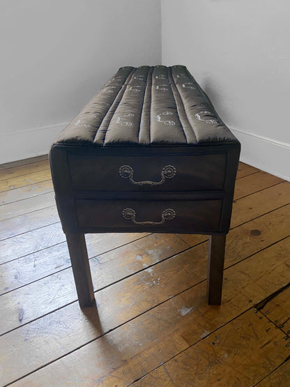 CHAMBER BENCH