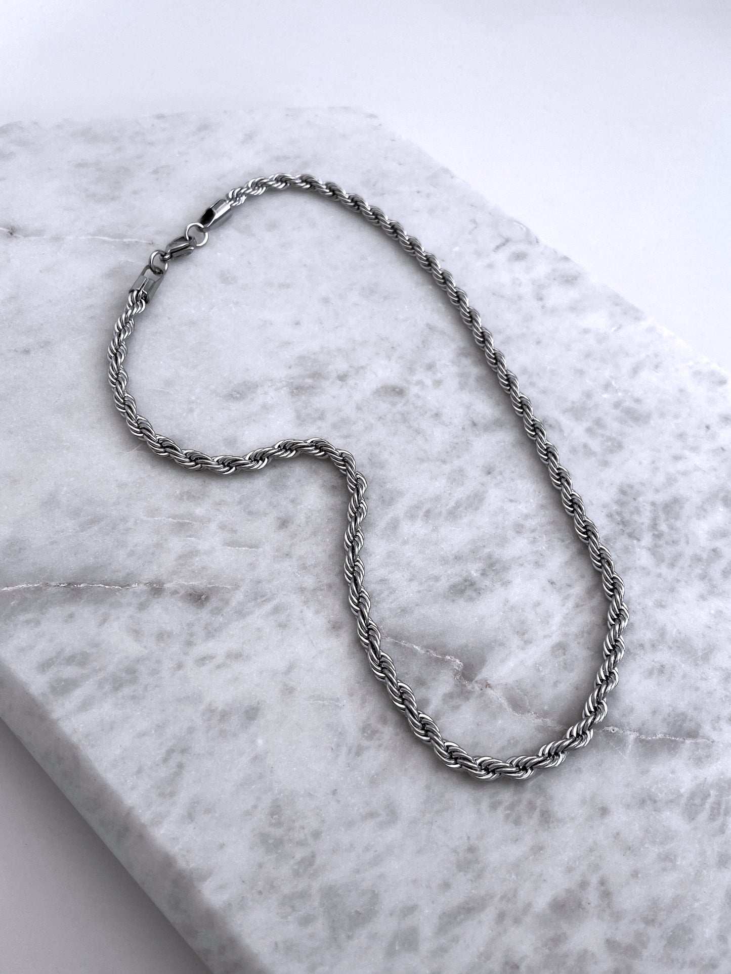 NECKLACE: ROPE / SILVER