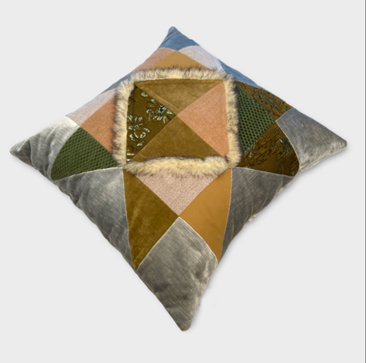 LARGE PILLOW / TRIANGLE PATCHWORK VELVET