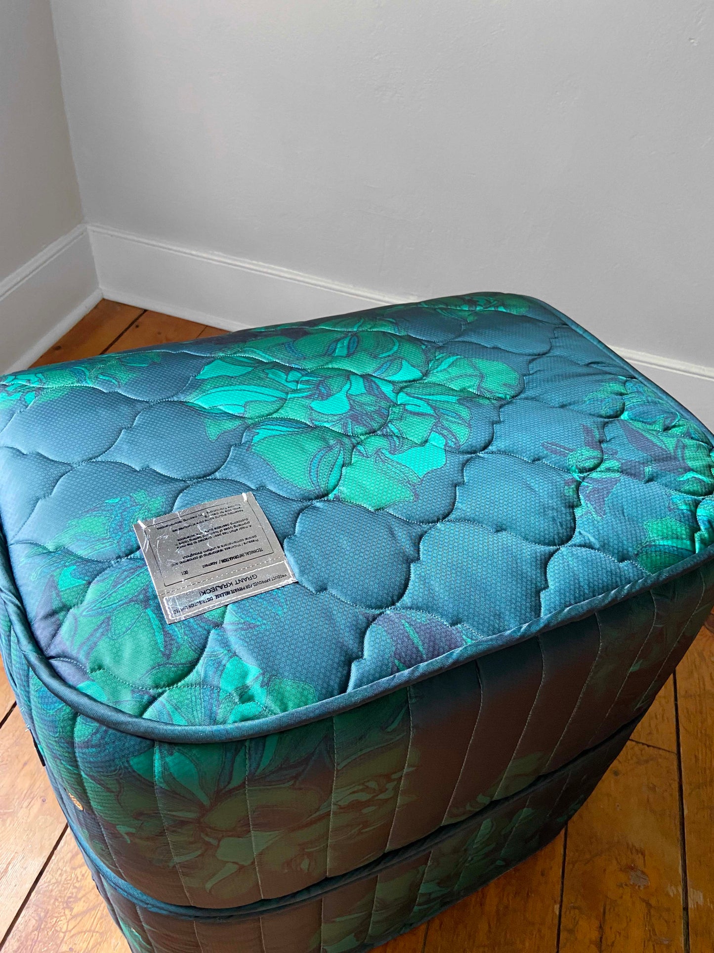 MATTRESS CUBE: GREEN FLORAL