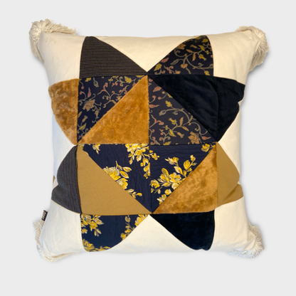 PATCHWORK CANVAS PILLOW / TRIANGLE